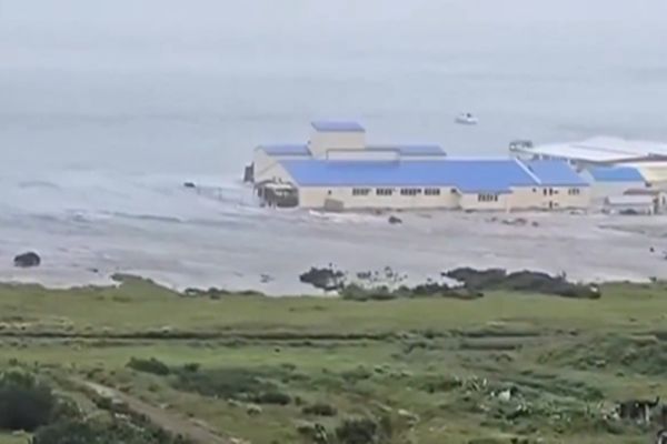 रूस में भीषण भूकंप के बाद उत्तरी प्रशांत में सुनामी चेतावनी घटाई गई, चिली में अलर्ट बढ़ा