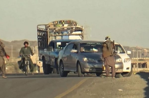  बलूचिस्तान में संदिग्ध बलूच लड़ाकों ने की नाकाबंदी, सैन्य वाहनों पर धावा, पाकिस्तान की सेना ने यात्री बसों को रोका