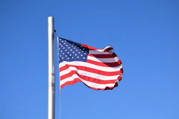 फ्रांस और आईसीसी ने अमेरिकी प्रतिबंधों की निंदा की, न्यायिक स्वतंत्रता पर खतरे की चेतावनी