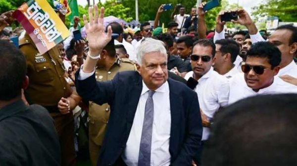  श्रीलंका में रानिल विक्रमसिंघे के समर्थक अदालत के फैसले से खुश