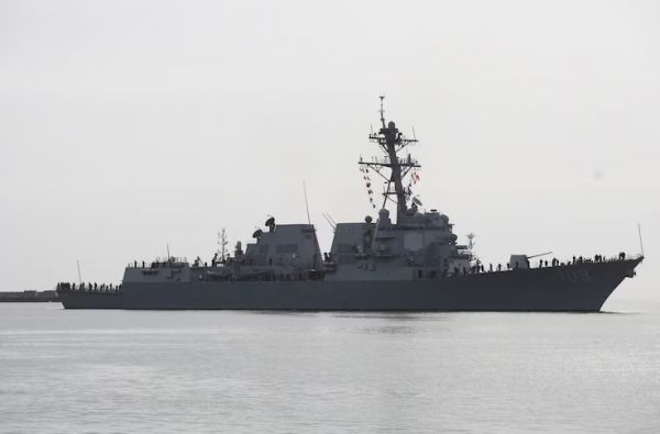 वेनेजुएला के दो सैन्य विमान अमेरिकी नौसेना के पोत के पास से गुजरे, पेंटागन ने भड़काऊ कदम माना