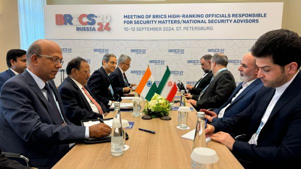 एनएसए अजीत डोभाल और ईरानी समकक्ष ने चाबहार बंदरगाह व क्षेत्रीय सहयोग पर की चर्चा