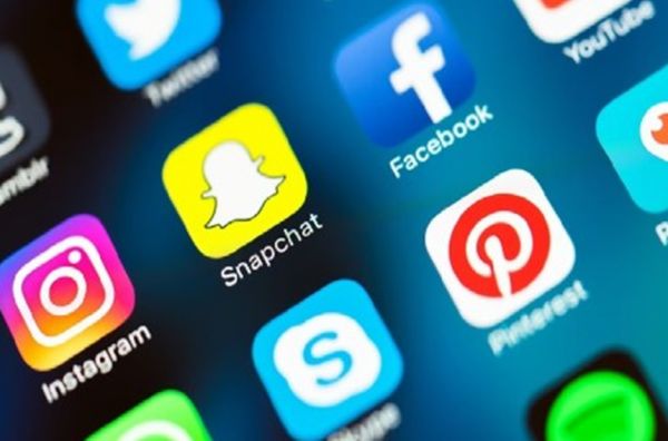 नेपाल में सोशल मीडिया से प्रतिबंध हटा, ओली ने दुख जताया, शैक्षणिक संस्थानों में दो दिन का शोक