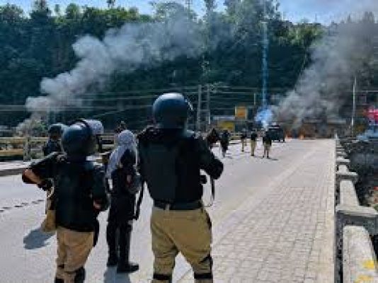 पाकिस्तान सरकार ने पीओके प्रदर्शनकारियों की अधिकतर मांगें मानीं, समझौते पर किए हस्ताक्षर