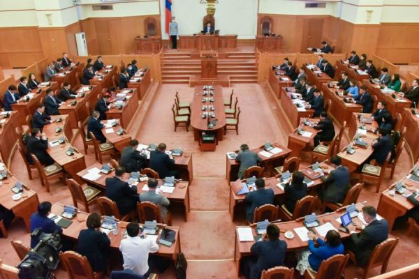  मंगोलिया में राजनीतिक संकट: प्रधानमंत्री और संसद अध्यक्ष को हटाया गया