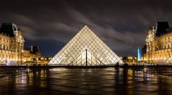 पेरिस का विश्व प्रसिद्ध 'लूवर' संग्रहालय फिर खुला