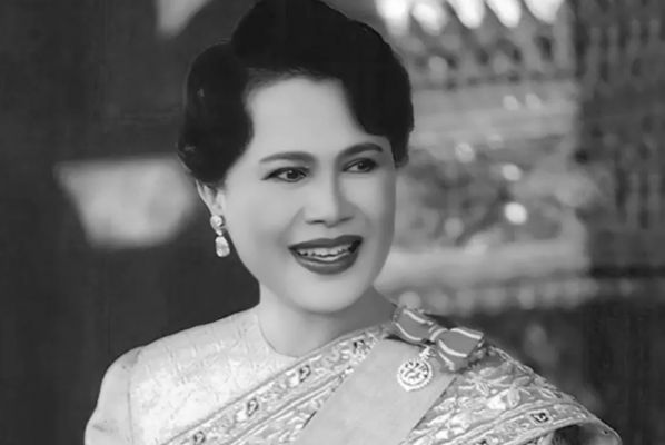 थाईलैंड की राजमाता सिरीकित का 93 साल की आयु में निधन