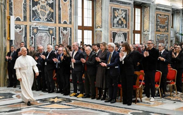  पोप लियो ने कहा-फिल्में सच दिखाएं, आशा का संचार करने वाला हो सिनेमा