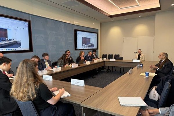  भारत के राजदूत विनय क्वात्रा ने हेरिटेज फाउंडेशन के साथ रणनीतिक साझेदारी पर गोलमेज बैठक की