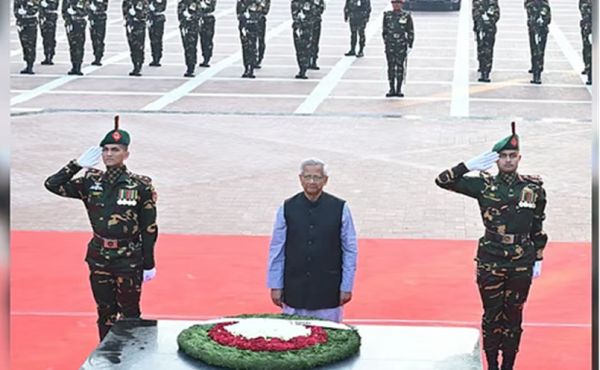  कृतज्ञ बांग्लादेश ने शहीद बुद्धिजीवी दिवस पर सपूतों को श्रद्धांजलि दी