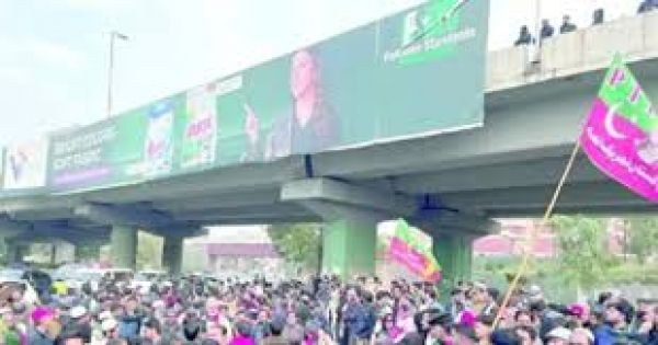  रावलपिंडी में पीटीआई के विरोध प्रदर्शन की भनक से हड़कंप, सारा शहर छावनी में तब्दील