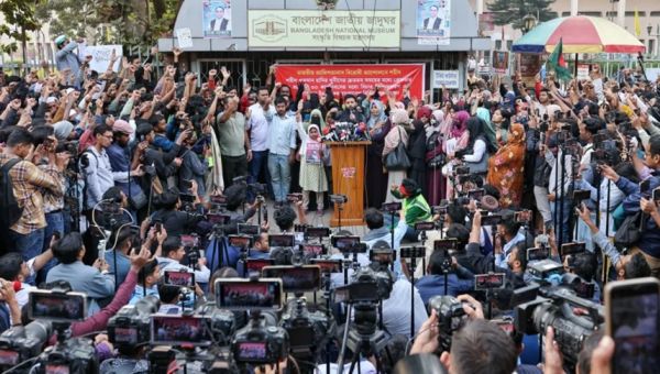  बांग्लादेश का इंकलाब मंच हादी की हत्या से आगबबूला, 25 दिसंबर के बाद होगी आंदोलन की घोषणा