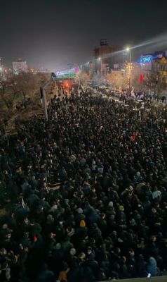 ईरान के निर्वासित राजकुमार के आह्वान पर देशभर में खामेनेई के खिलाफ प्रदर्शन