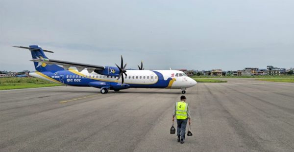 नेपाल में विमान का आपातकालीन दरवाजा खोलने वाला यात्री पुलिस हिरासत में