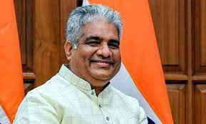 New Labour Minister Yadav&rsquo;s review meetings, surprise inspections put officials on high alert