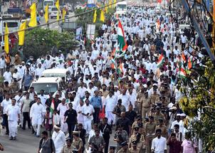 Second day of Kerala leg of 'Bharat Jodo Yatra' sees huge turnout
