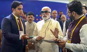 PM inaugurates IMC 2022 exhibition, experiences 5G tech by different operators