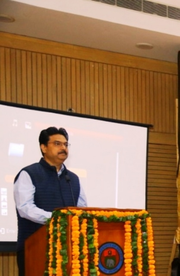 बदलते दौर में पुस्तकालयों को भी है बदलाव की जरूरत : प्रो. योगेश सिंह