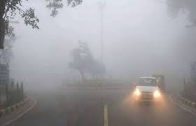 पहाड़ से लेकर मैदान तक ठंड ने दिखाए तेवर, कोहरे ने भी चढ़ाई त्यौरियां