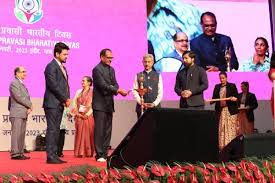  इंदौर में शुरू हुआ प्रवासी भारतीय दिवस सम्मेलन, वैष्णव जन...से हुई शुरुआत