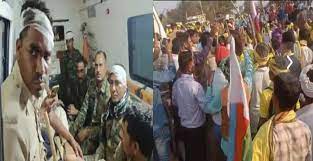 छत्तीसगढ़ में झंडा हटाने को लेकर पुलिस पर पथराव, एसपी, एएसपी समेत 16 पुलिस कर्मी घायल