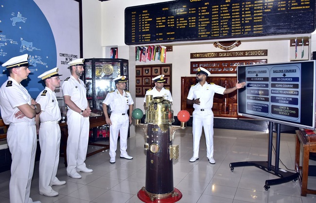 फ्रांसीसी नौसेना के पोत कोच्चि दौरे पर, संयुक्त सैन्य अभ्यास भी करेंगे