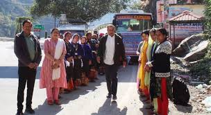 महिला स्वयं सहायता समूहों ने किया अमृत उद्यान का दौरा