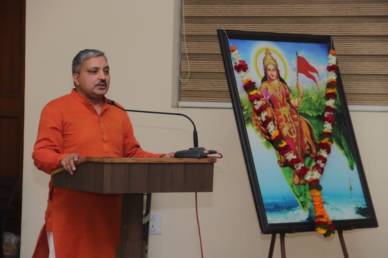 सकारात्मक बातों का प्रसार मीडिया का दायित्व: नरेंद्र कुमार