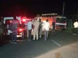 भरतपुर में मूर्ति लगाने को लेकर आगजनी, पुलिस पर पथराव