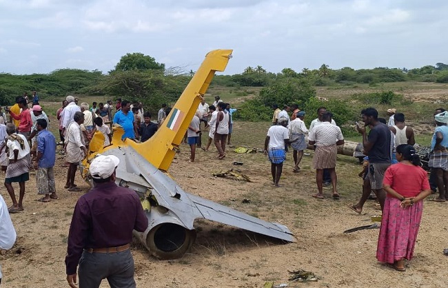 वायुसेना का किरण ट्रेनर विमान कर्नाटक में दुर्घटनाग्रस्त, दोनों पायलट सुरक्षित