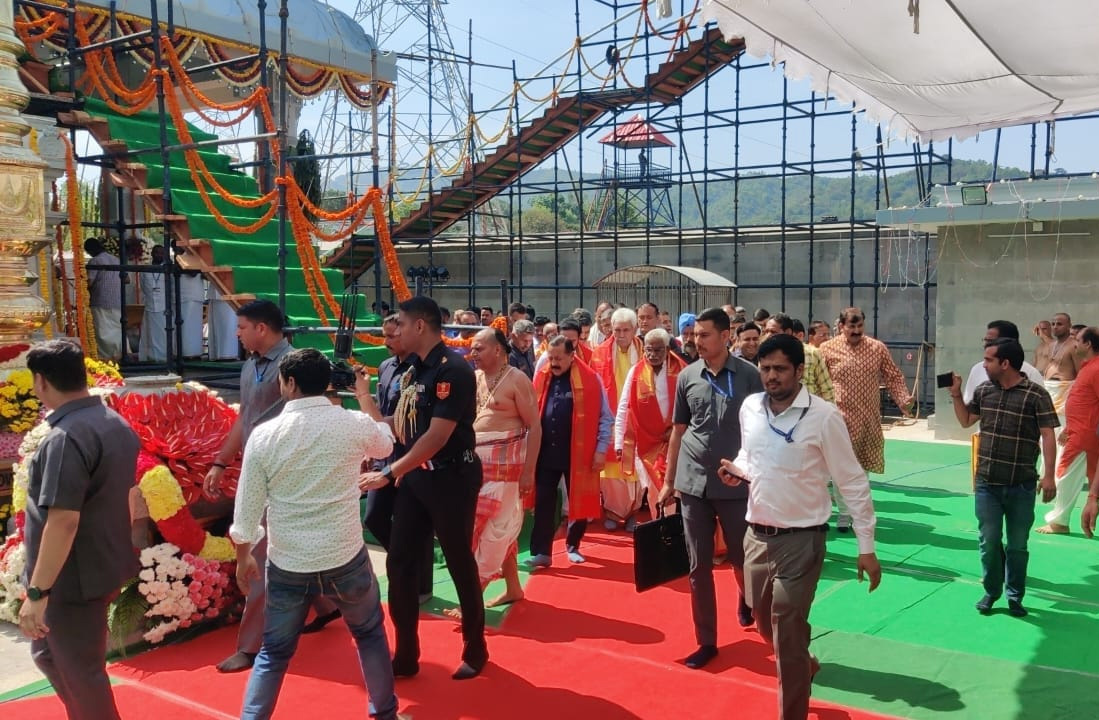 जम्मू में तिरुपति बालाजी मंदिर के कपाट श्रद्धालुओं के लिए खुले, एलजी ने किया उद्घाटन