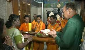 राष्ट्रपति ने की हौज खास के जगन्नाथ मंदिर में पूजा