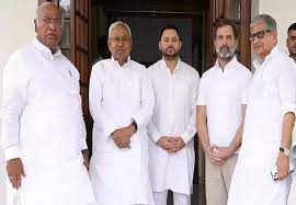 पटना में विपक्षी दलों की बैठक आज