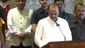 महाराष्ट्र  NCP में बड़ी टूट, शिंदे सरकार में डिप्टी सीएम बने अजित पवार, छगन भुजबल भी बने मंत्री