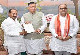 पूर्व मंत्री और सपा नेता दारा सिंह चौहान का विधानसभा की सदस्यता से इस्तीफा