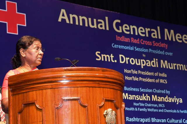 भारतीय रेड क्रॉस सोसाइटी का समर्पण, करुणा और निस्वार्थ भावना दूसरों को प्रेरित करती है : राष्ट्रपति