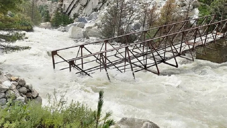नेलांग घाटी का बैली ब्रिज चोरगाड़ नदी में समाया, आईटीबीपी का संपर्क अंतरराष्ट्रीय सीमा से कटा