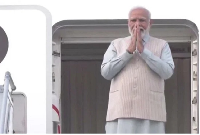 प्रधानमंत्री मोदी ब्रिक्स शिखर सम्मेलन में हिस्सा लेने के लिए दक्षिण अफ्रीका रवाना