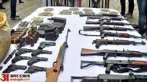 मणिपुर: भारी मात्रा में हथियार, गोला-बारूद बरामद