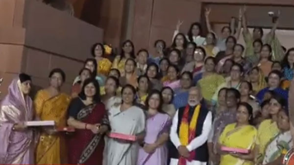 संसद में महिला आरक्षण विधेयक पारित