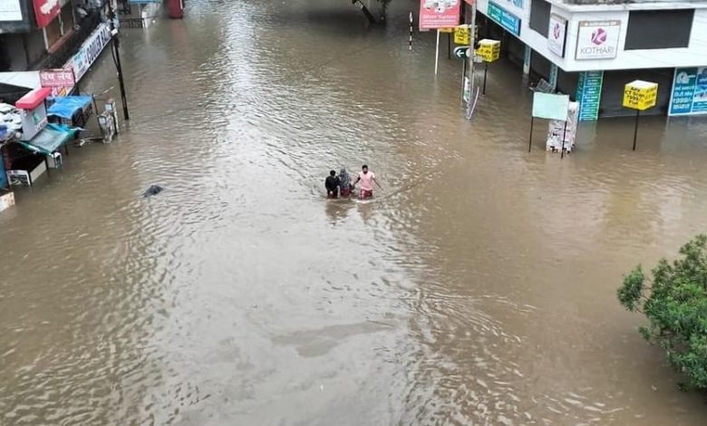 नागपुर में भारी बारिश से जनजीवन अस्त-व्यस्त