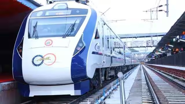 प्रधानमंत्री नरेन्द्र मोदी 24 को रांची-हावड़ा वंदे भारत एक्सप्रेस को दिखाएंगे हरी झंडी