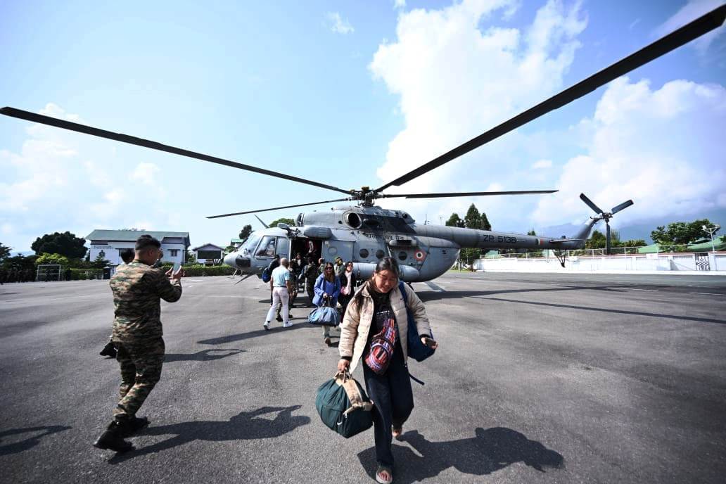 सिक्किमः लाचेन व लाचुंग में फंसे लोगों के लिए सेना के हेलिकॉप्टर बड़ी राहत बने, व्यापक पैमाने पर चल रहा बचाव अभियान