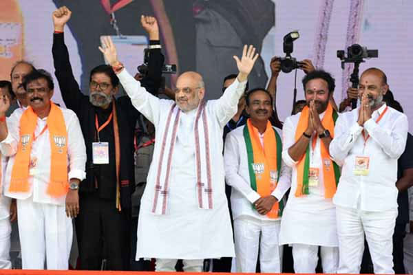 दुर्गा पूजा का उद्घाटन करने के लिए सोमवार को कोलकाता जाएंगे अमित शाहc