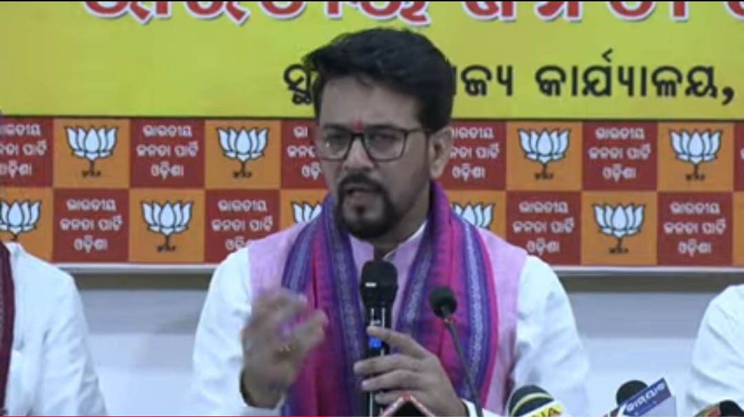 ऑपरेशन अजय पर अनुराग ठाकुर कहा-आज भारत मदद मांगने वाला नहीं मददगार बना है