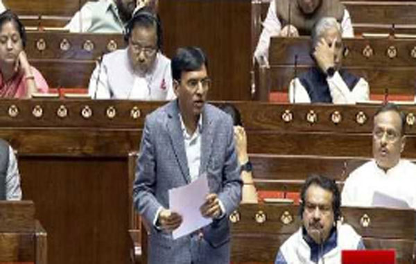 देश में नैनो यूरिया का उत्पादन बढाया जा रहा: मांडविया