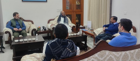 केजरीवाल ने कांग्रेस अध्यक्ष खड़गे से की मुलाकात