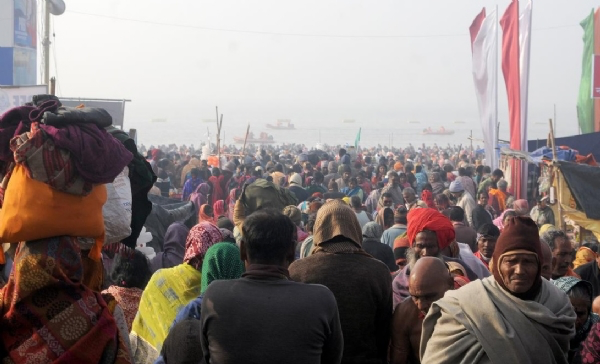 गंगा सागर में मकर संक्रांति पर पुण्य स्नान का शुभ मुहूर्त शुरू, उमड़ा जनसैलाब