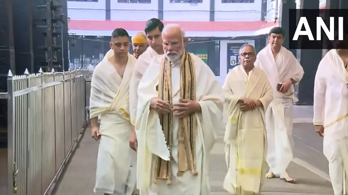 प्रधानमंत्री ने केरल के गुरुवायूर मंदिर में की पूजा-अर्चना