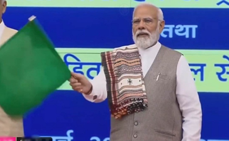 मप्र को मिली चौथी वंदे भारत ट्रेन, प्रधानमंत्री ने हरी झंडी दिखाकर की शुरुआत